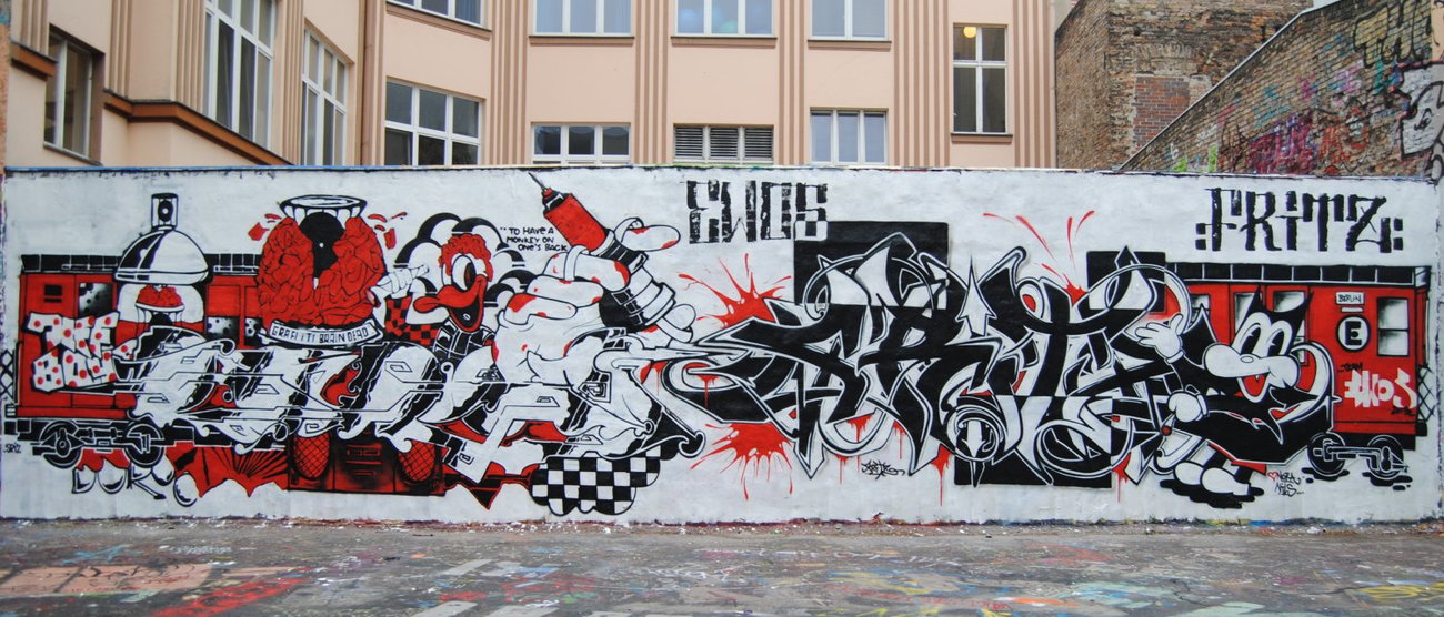 Graffiti Wall - Photo by TeamEwos - Doroc-Fritz (2013)