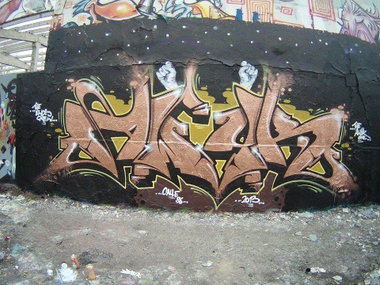 Graffiti Wall - Photo by TeamEwos - Awyk-Ewos (2013)