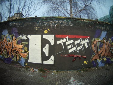 Graffiti Wall - Photo by TeamEwos (2014)