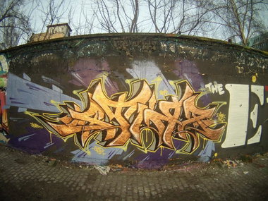 Graffiti Wall - Photo by TeamEwos (2014)