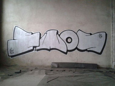 Graffiti Bombing - Photo by TeamEwos - Ewos (2013)