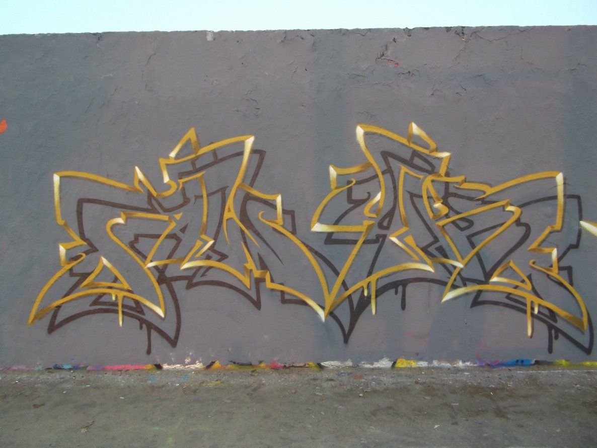 Graffiti Wall - Photo by TeamEwos - AwykEwosEwosCrew (2014)