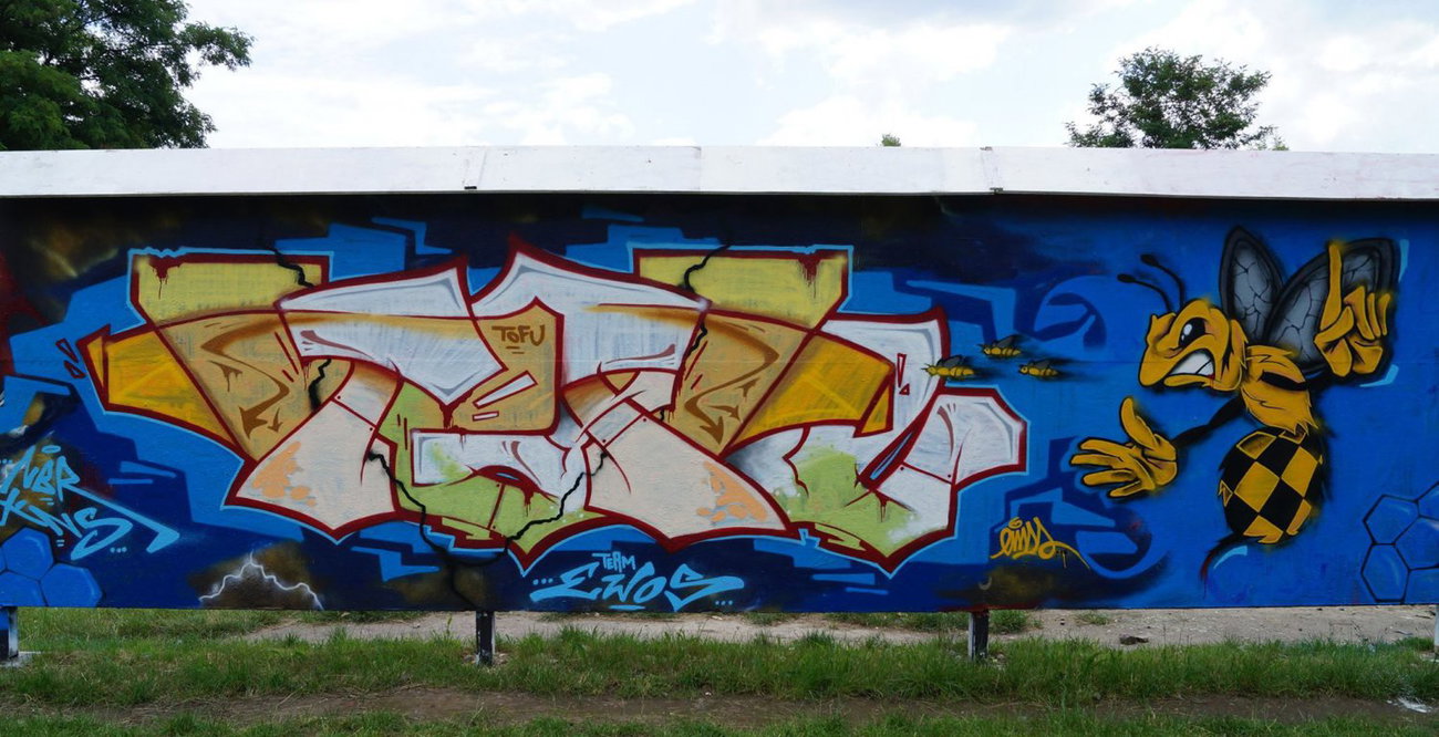 Graffiti Wall - Photo by TeamEwos - Ewos (2014)
