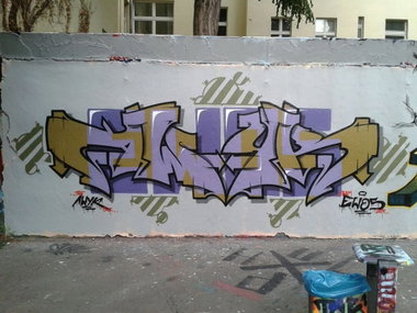 Graffiti Wall - Photo by TeamEwos - Awyk-Ewos (2014)