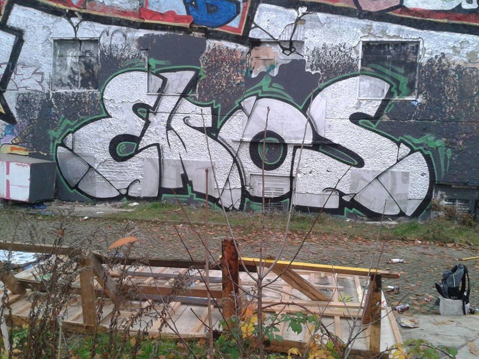 Graffiti Wall - Photo by TeamEwos - Ewos (2014)