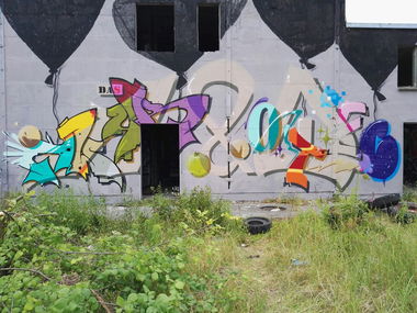 Graffiti Wall - Photo by TeamEwos - TeamEwos (2016)