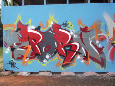 Graffiti Wall - Photo by TeamEwos - Sporn, Awyk, Ewos (2015)