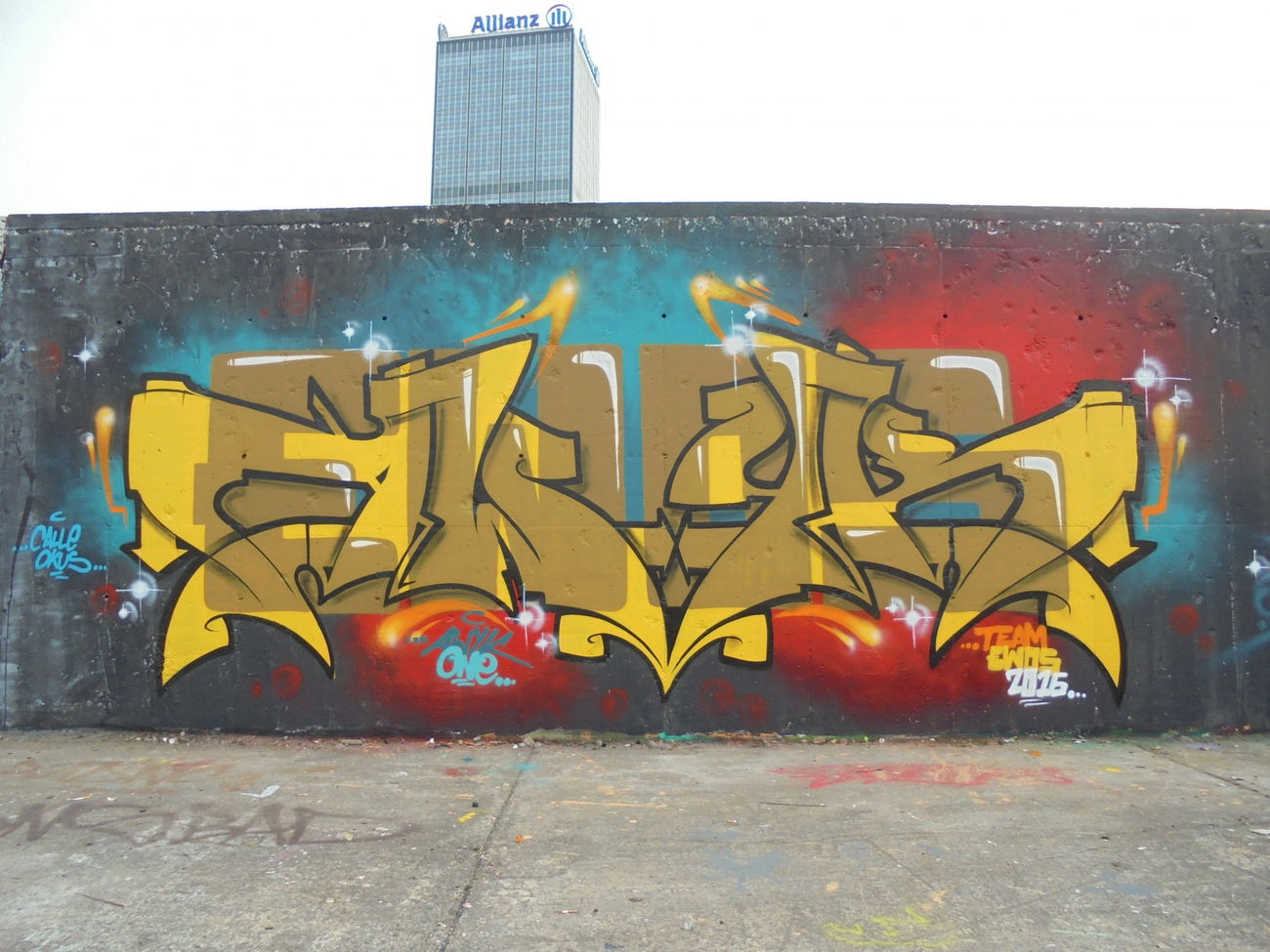 Graffiti Wall - Photo by TeamEwos - TeamEwos (2016)