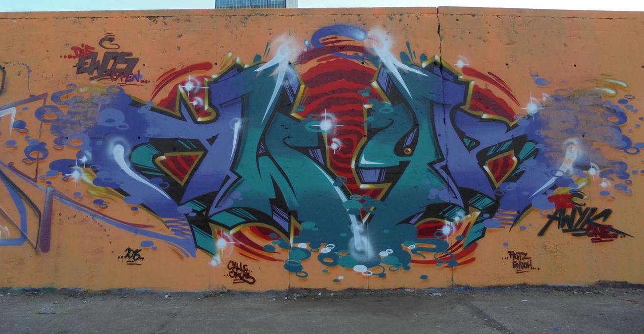 Graffiti Wall - Photo by TeamEwos - EwosTeam (2016)