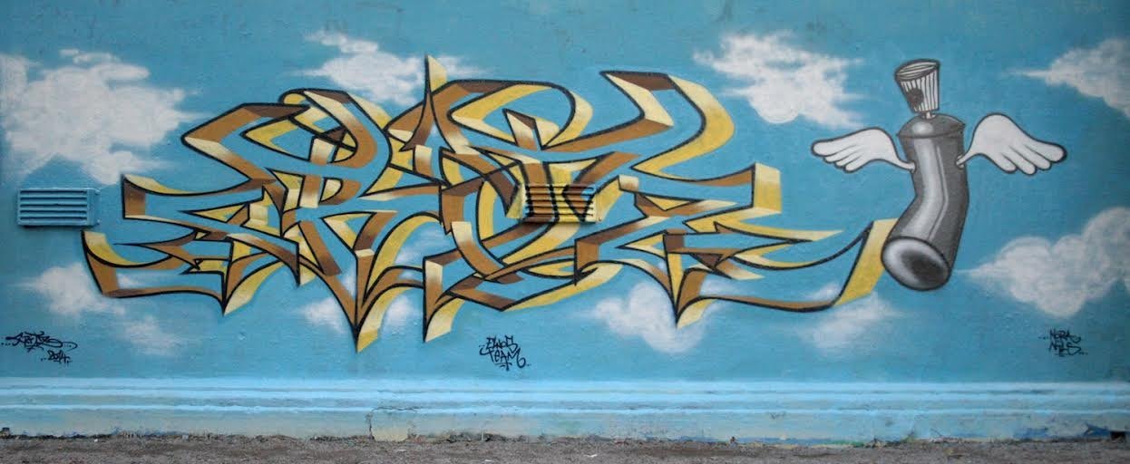 Graffiti Bombing - Photo by TeamEwos - Ewos, Fritz, TeamEwos (2014)