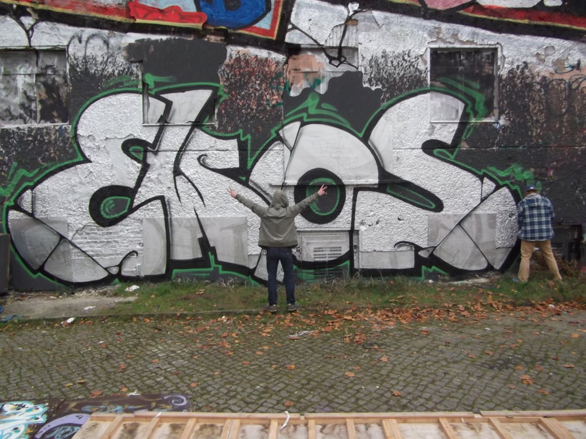 Graffiti Wall - Photo by TeamEwos - Ewos (2014)