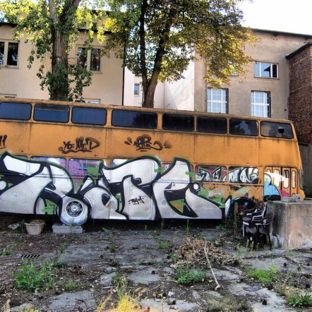 Graffiti Artwork - Photo by Teamboyz - Bus, rape, Gera (2011)