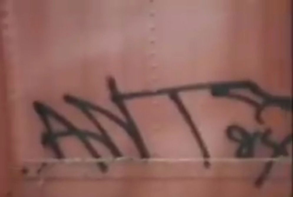 Graffiti Sketch - Photo by Techone - Ant, rtw