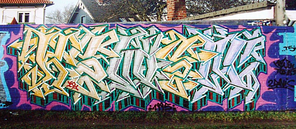 Graffiti Wall - Photo by Tedster - Kewen