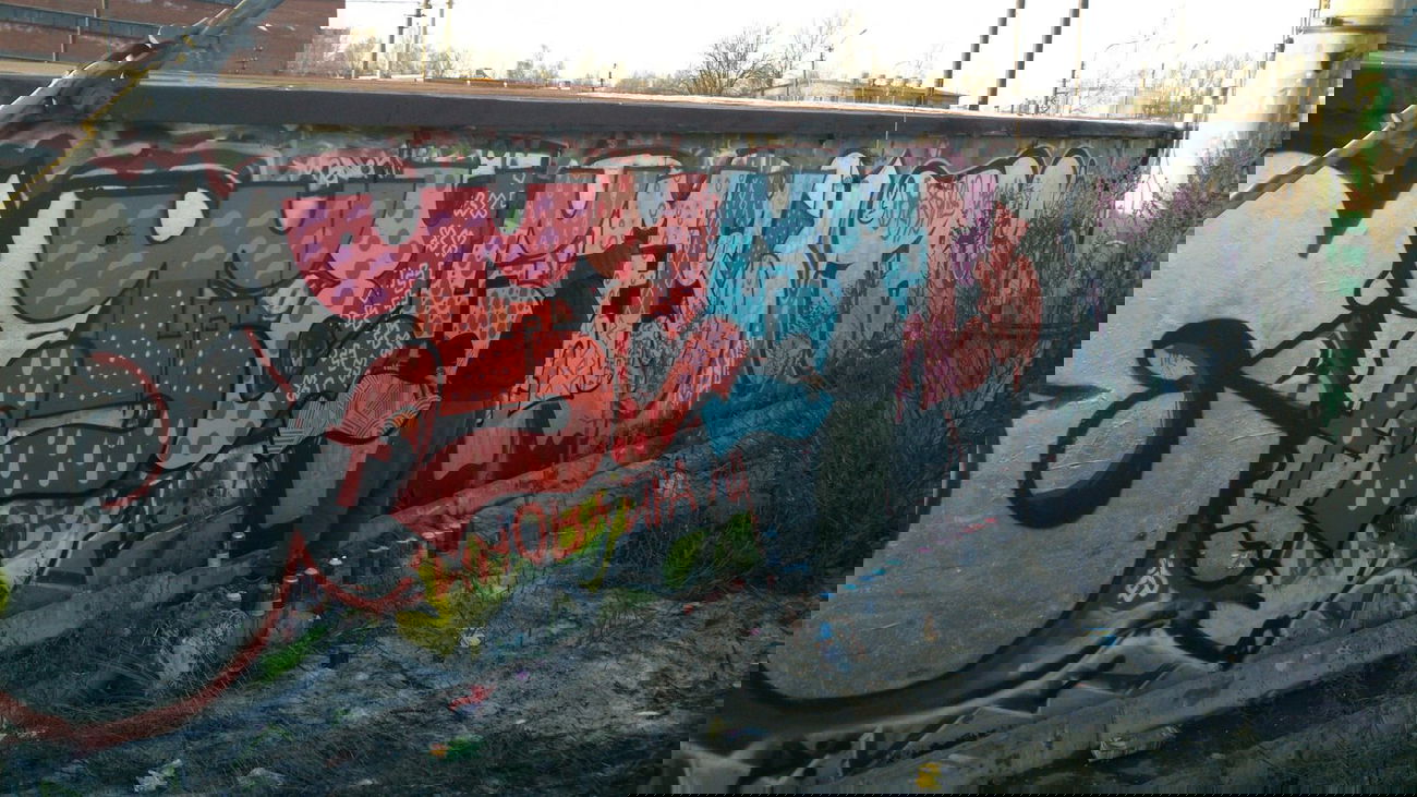 Graffiti Wall - Photo by Tezor (2013)