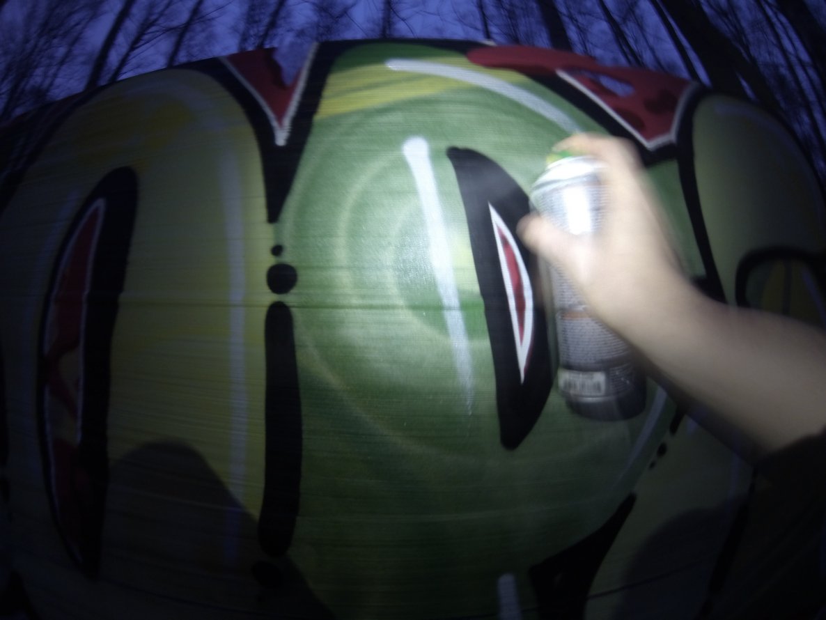 Graffiti Artwork - Photo by Tezor