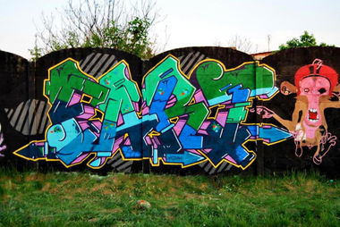 Graffiti Wall - Photo by TheCokesOne - fart