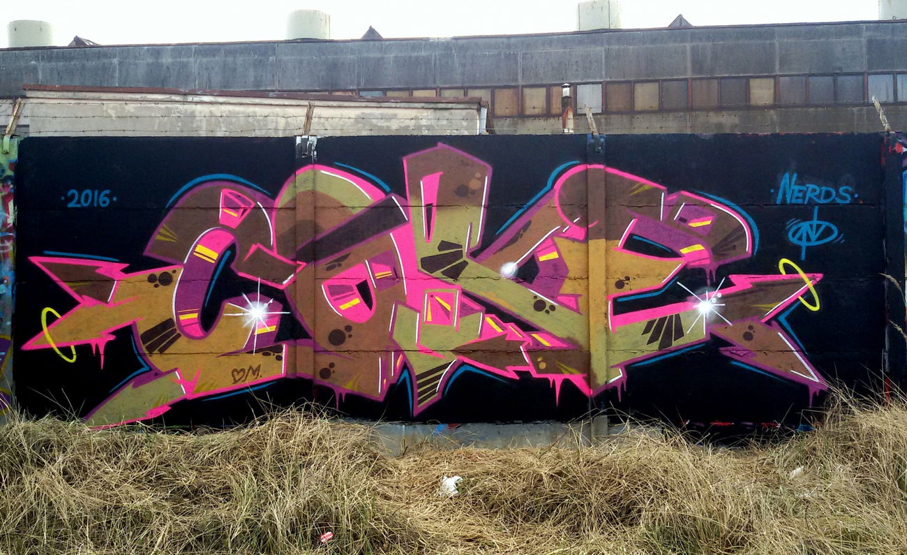 Graffiti Wall in Toruń - Photo by TheCokesOne - coke, nerdscrew, twoarrows (2016)