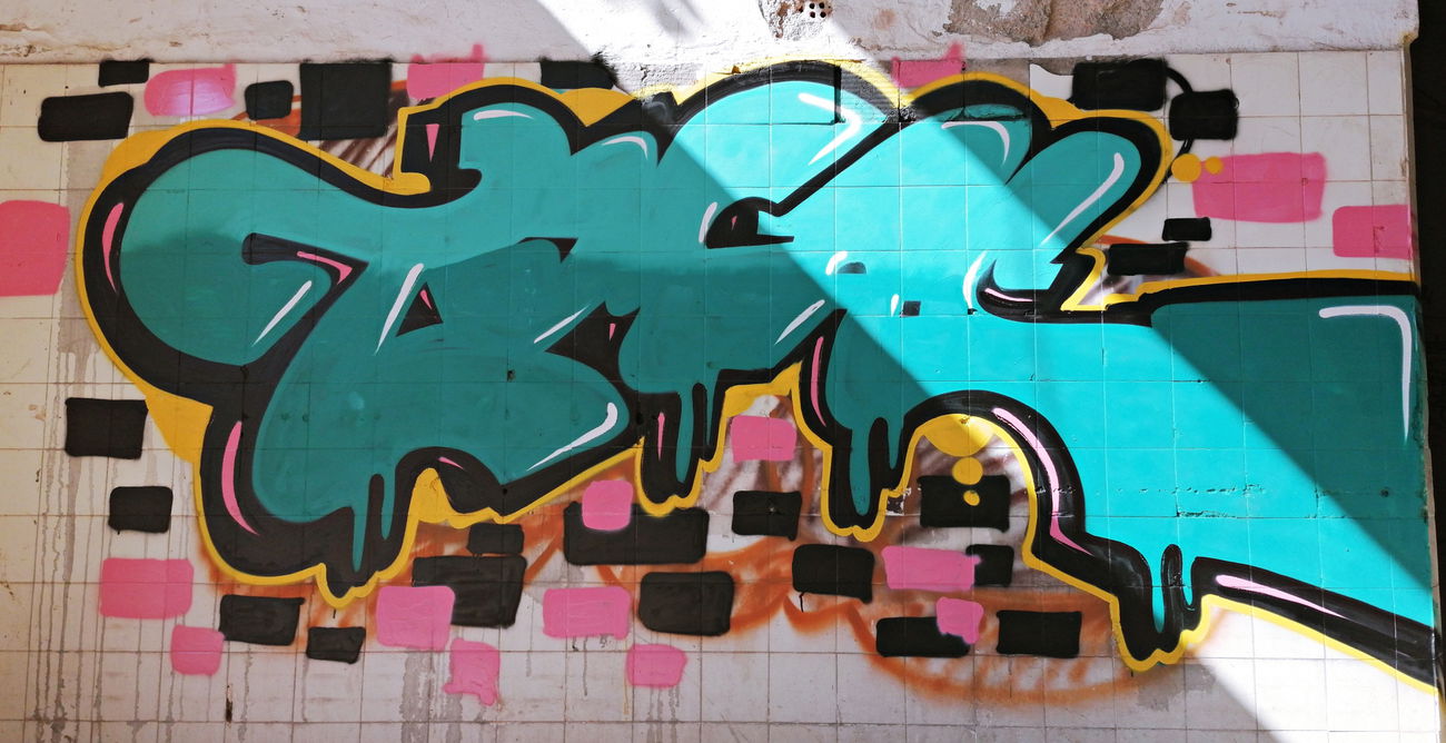 Graffiti Wall - Photo by TheMac - tmac (2019)