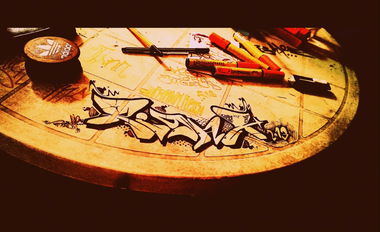 Graffiti Sketch in Saarbrücken - Photo by TheRightOne - Rightone, Right, Table (2013)