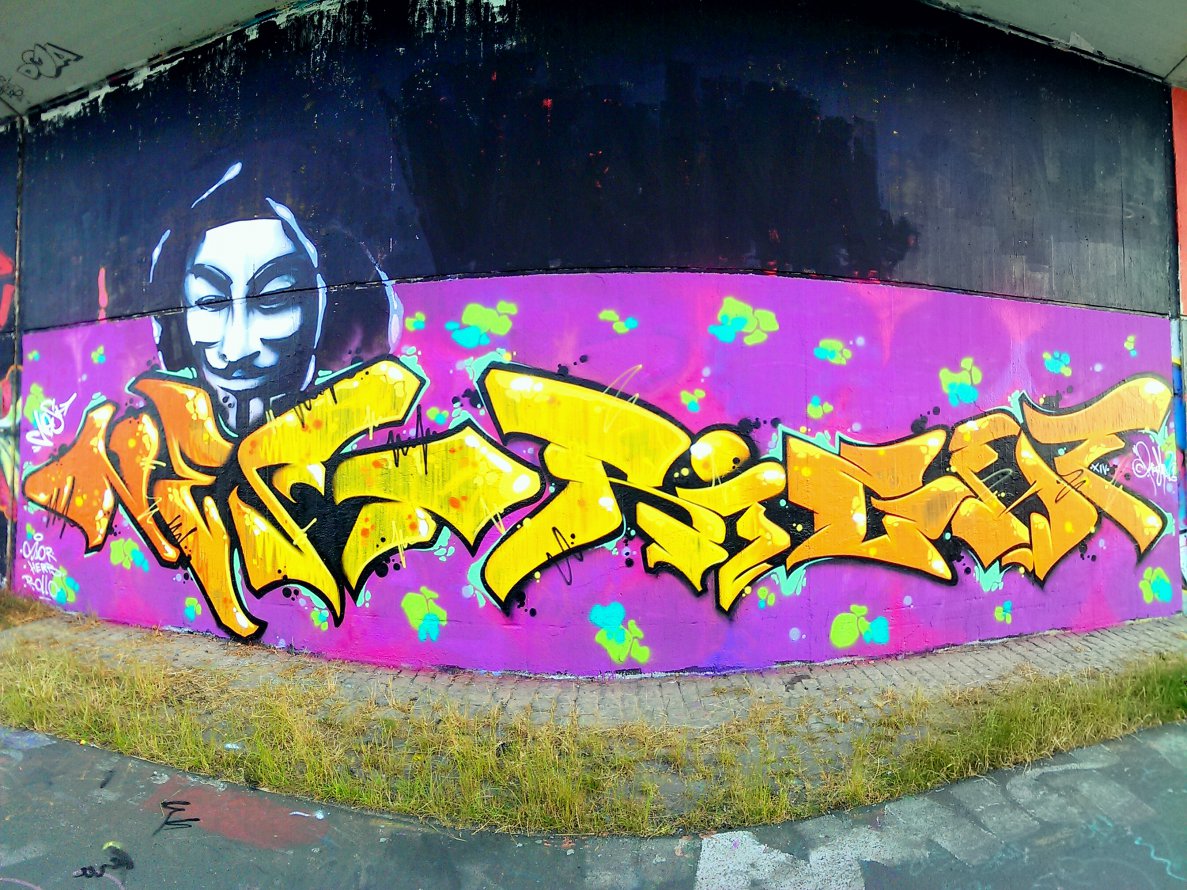 Graffiti Wall - Photo by TheRightOne - Right, Rightone, Nest (2014)