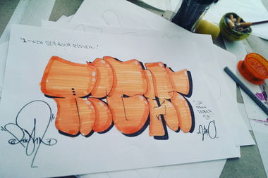 Graffiti Sketch - Photo by TheRightOne - Right, throwup (2015)