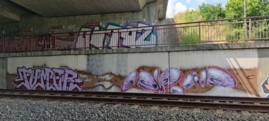 Graffiti Street Art - Photo by TheWallHunter - zugstrecke, trainline, idem