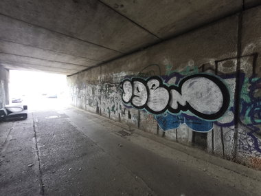 Graffiti Bombing - Photo by TheWallHunter - leipzig, idem