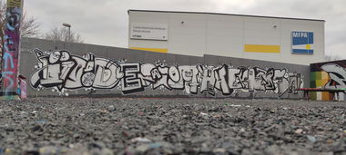 Graffiti Wall - Photo by TheWallHunter - leipzig, hems, idem (2022)