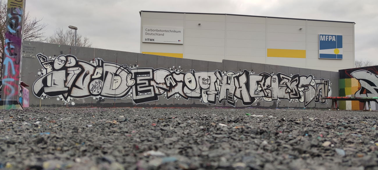 Graffiti Wall - Photo by TheWallHunter - leipzig, hems, idem (2022)