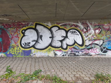 Graffiti Bombing in Drehort - Photo by TheWallHunter - leipzig