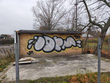 Graffiti Bombing - Photo by TheWallHunter - leipzig