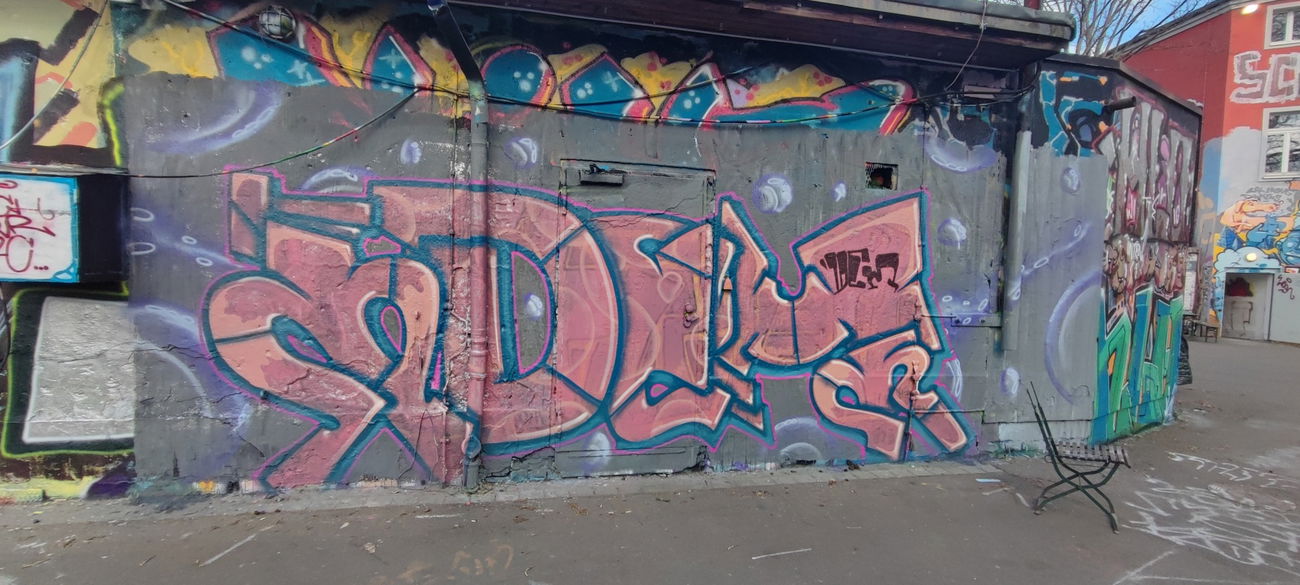 Graffiti Wall - Photo by TheWallHunter