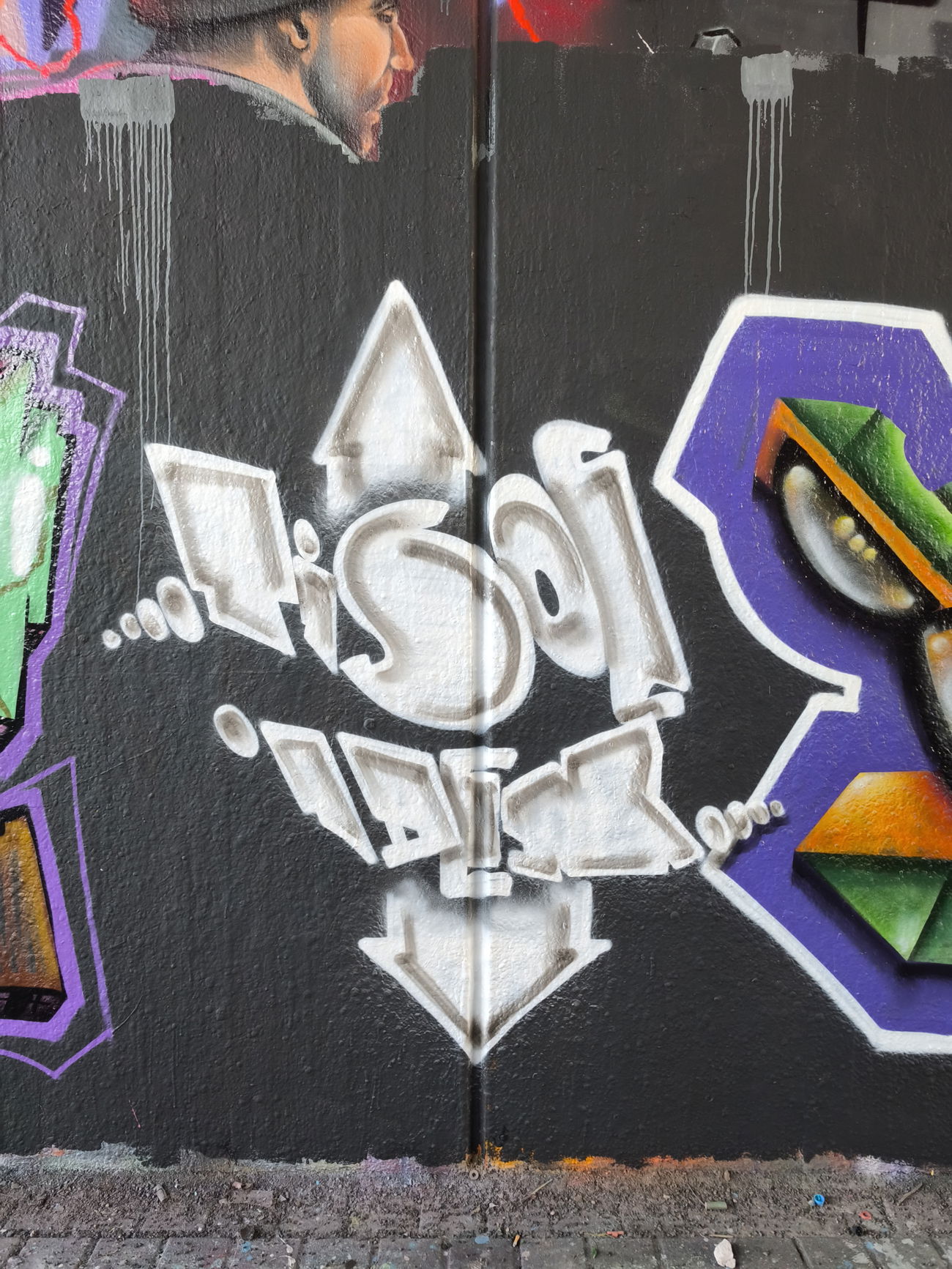 Graffiti Wall - Photo by TheWallHunter - leipzig, idem, tisoe