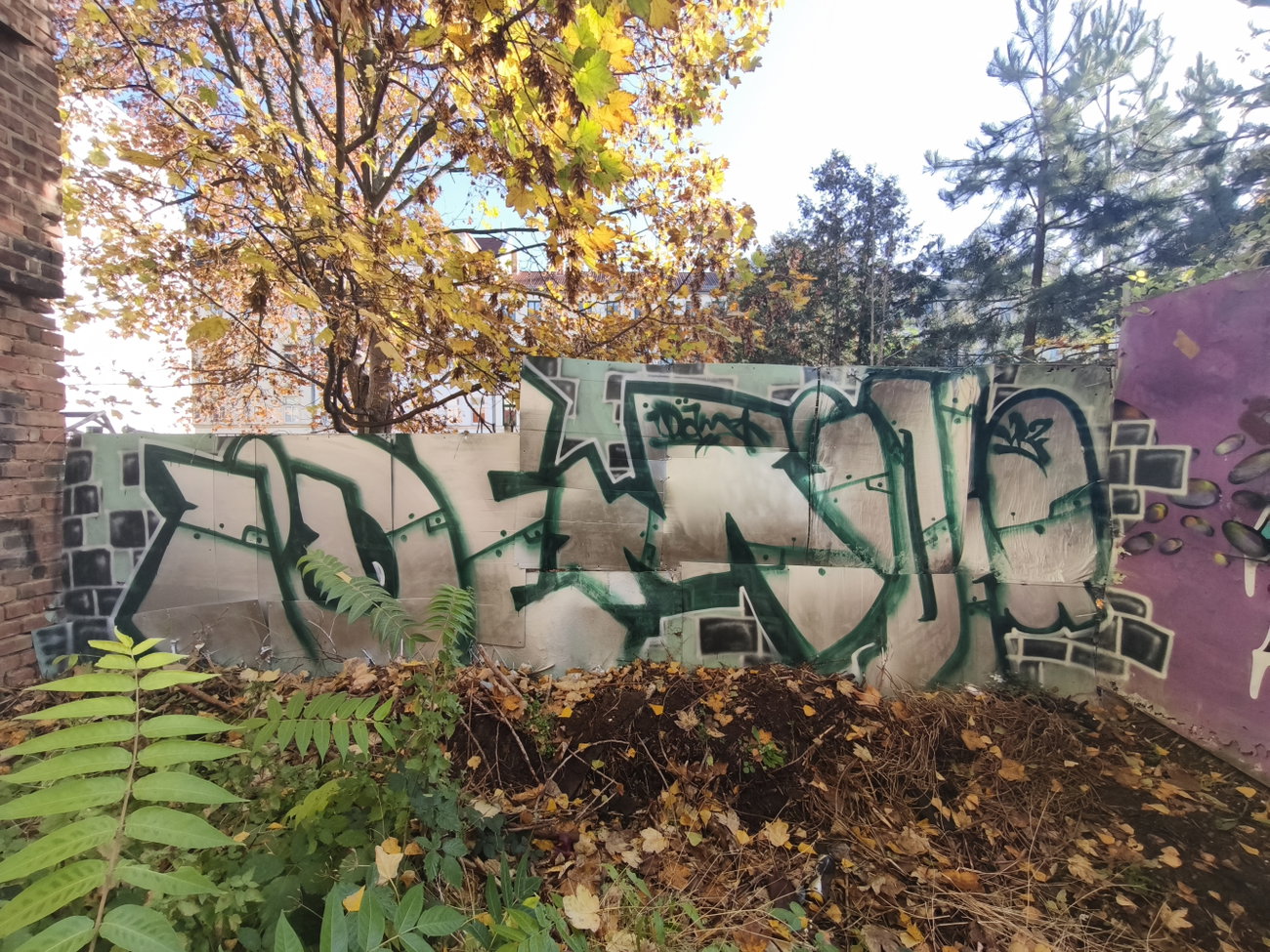 Graffiti Wall - Photo by TheWallHunter