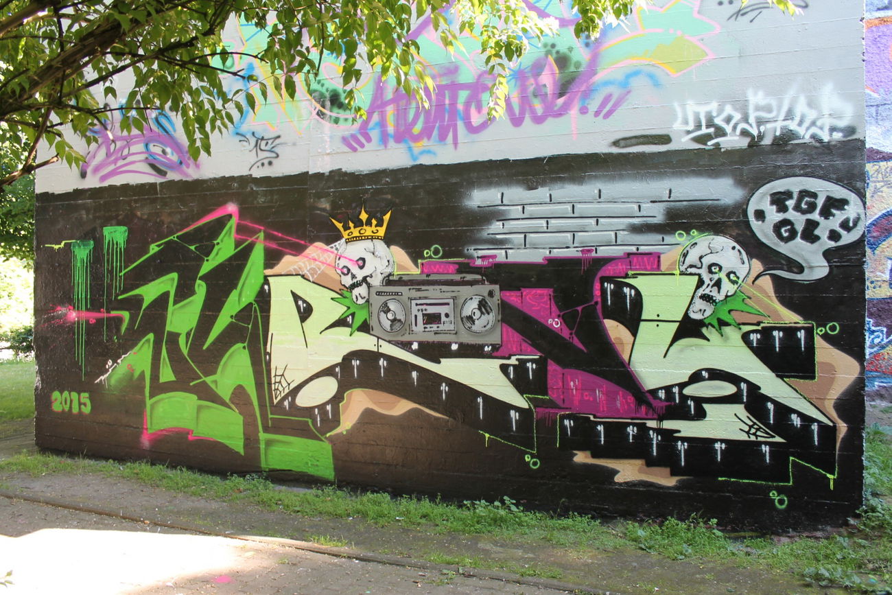 Graffiti Wall - Photo by ThuGliFe - Elroy, Tgf