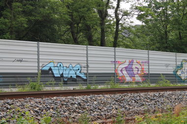 Graffiti Wall - Photo by ThuGliFe - novar, tgf