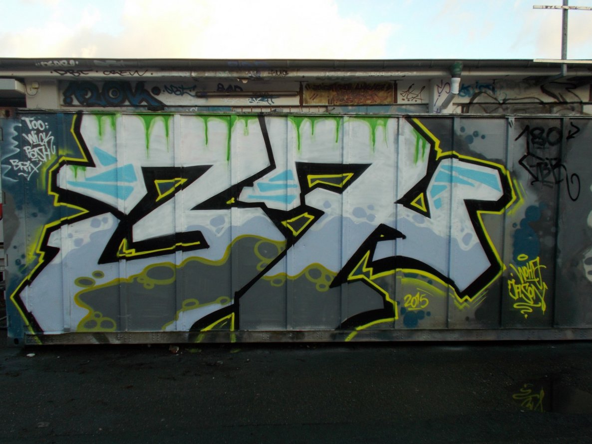 Graffiti Wall in Hamburg - Photo by TiKeR - 37, WOHA, JASON (2015)