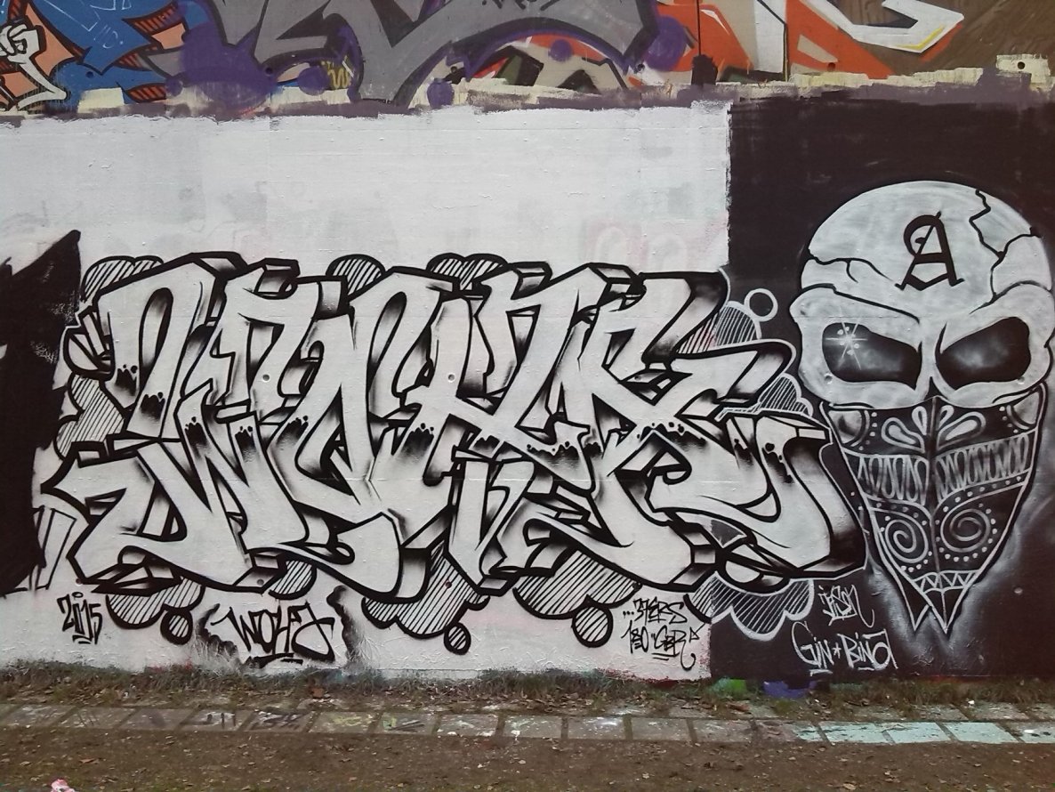 Graffiti Wall in Hamburg - Photo by TiKeR - WOHA, 37, 180 (2015)
