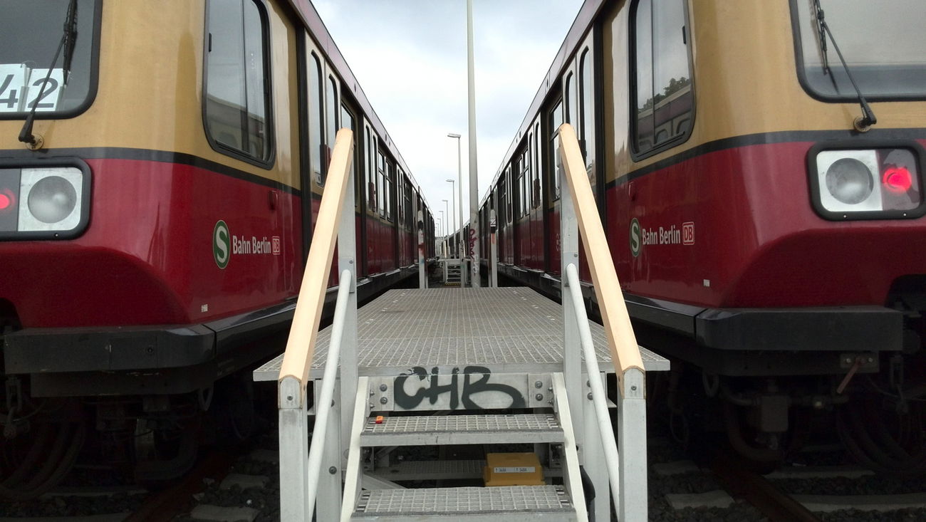 Graffiti Train - Photo by Tiak135 - Layup, Train, Berlin (2014)