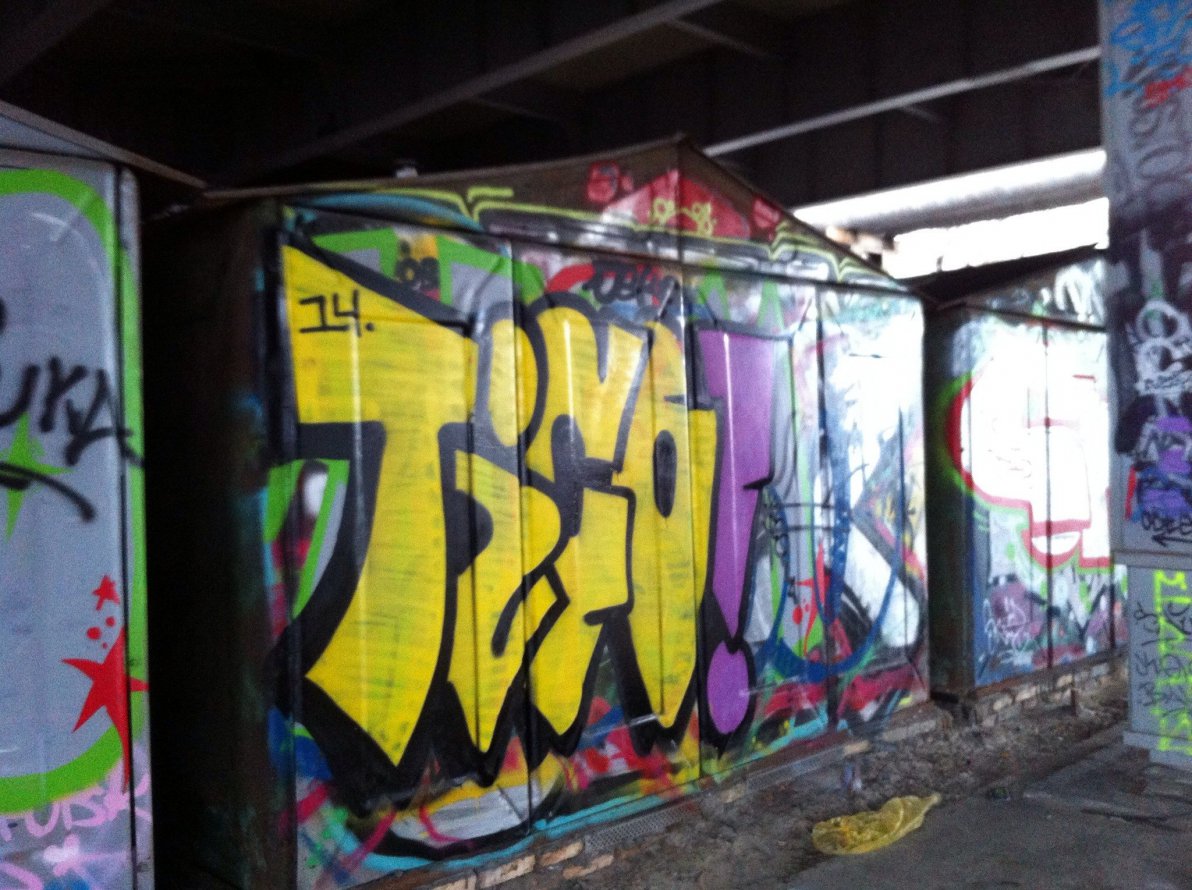 Graffiti Wall - Photo by Tico - tico, vandal