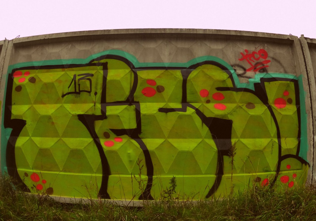 Graffiti Bombing - Photo by Tico - tico, vandal