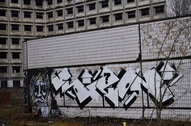 Graffiti Bombing - Photo by Tien (2013)