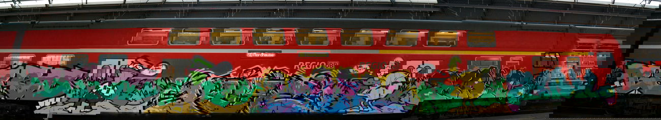 Graffiti Train - Photo by TimBudenzauber - BASD, HURE, MAIL (2012)