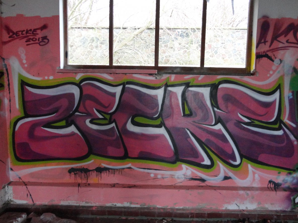 Graffiti Wall in Stralsund - Photo by Tique - zecke, aks (2013)
