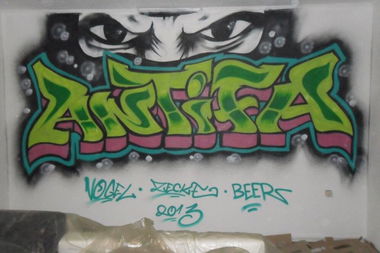 Graffiti Wall in Ribnitz-Damgarten - Photo by Tique - antifa, aks, zecke (2013)