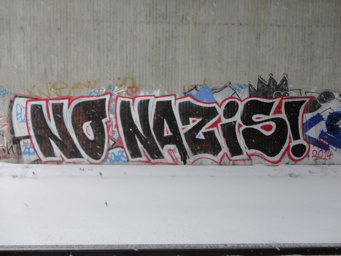 Graffiti Wall - Photo by Tique - no, nazis