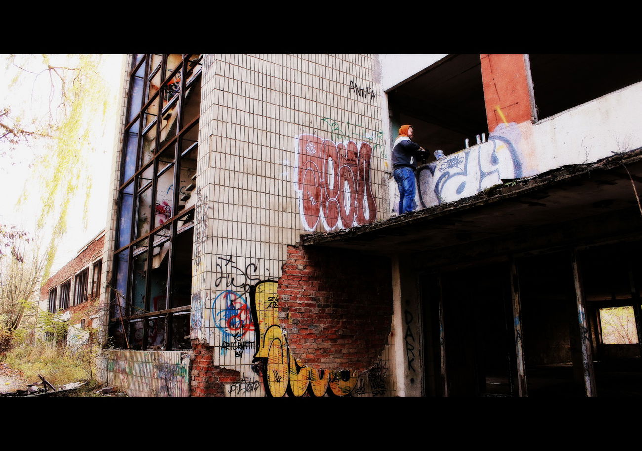 Graffiti Bombing - Photo by Tisot - sead, ironcrew, ic (2016)