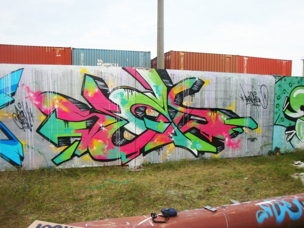 Graffiti Wall - Photo by Tisot (2012)
