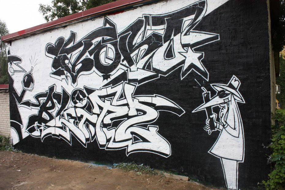 Graffiti Wall in Chile - Photo by Tobo - Tobo, Blitz, CYS (2012)